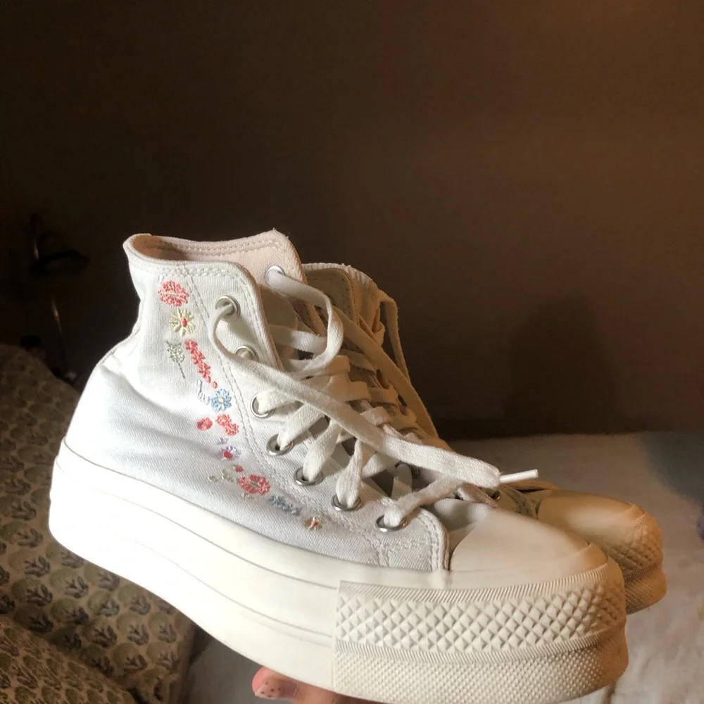 Converse Women's Embroidered White High-Tops - Picture 3 of 9